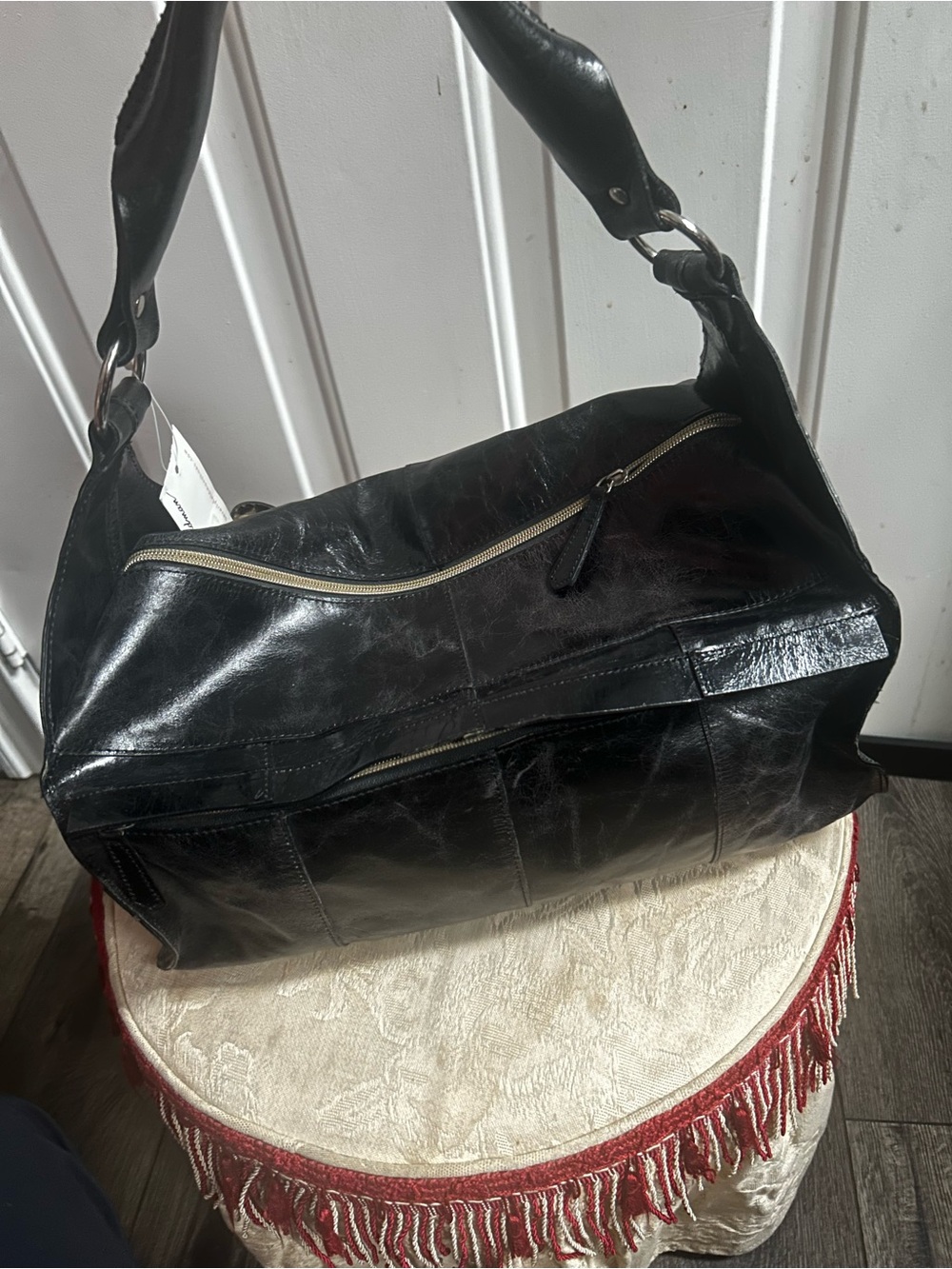 Vtg-Beverly Feldman Black Leather Women’s Shoulder Bag with Silver Leaf Accent - Picture 7 of 16